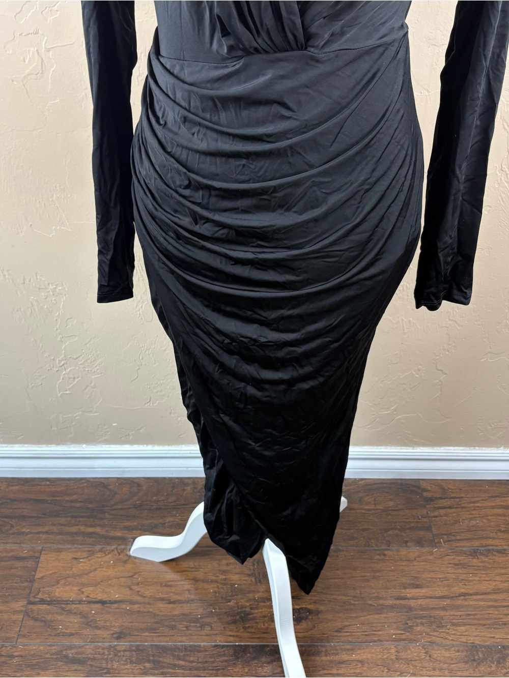 NWT Emprada Black Maxi Long Dress Ruched Twisted Deep V-neck Elegant Women Large - Picture 4 of 10